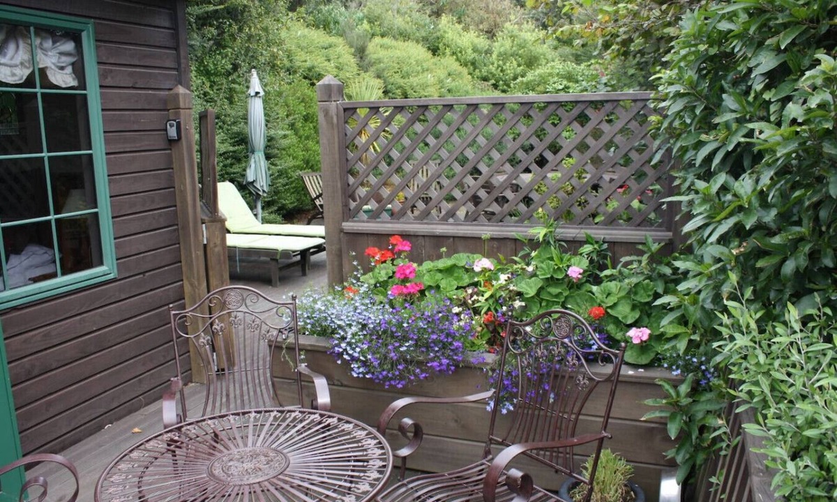 Ahuriri Flat Cabin | Private seaside couples hideaway