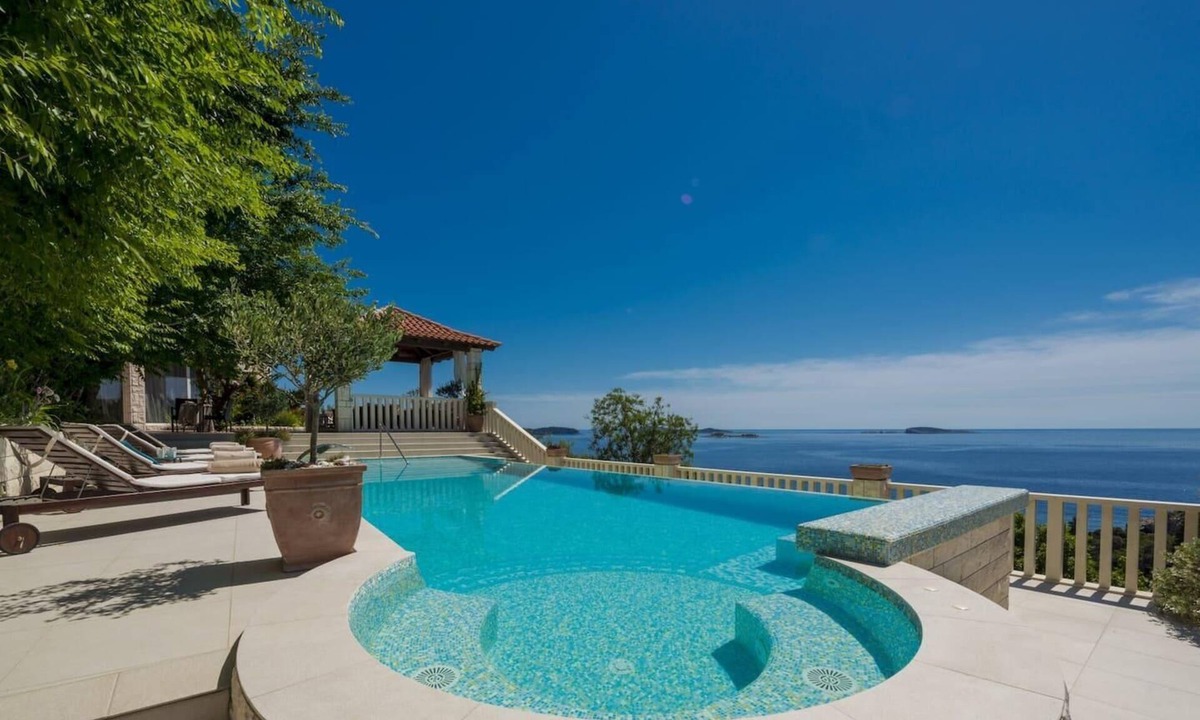 Zupa dubrovacka Villa | Private Seaside Villa Sleeps 10 with Infinity Pool