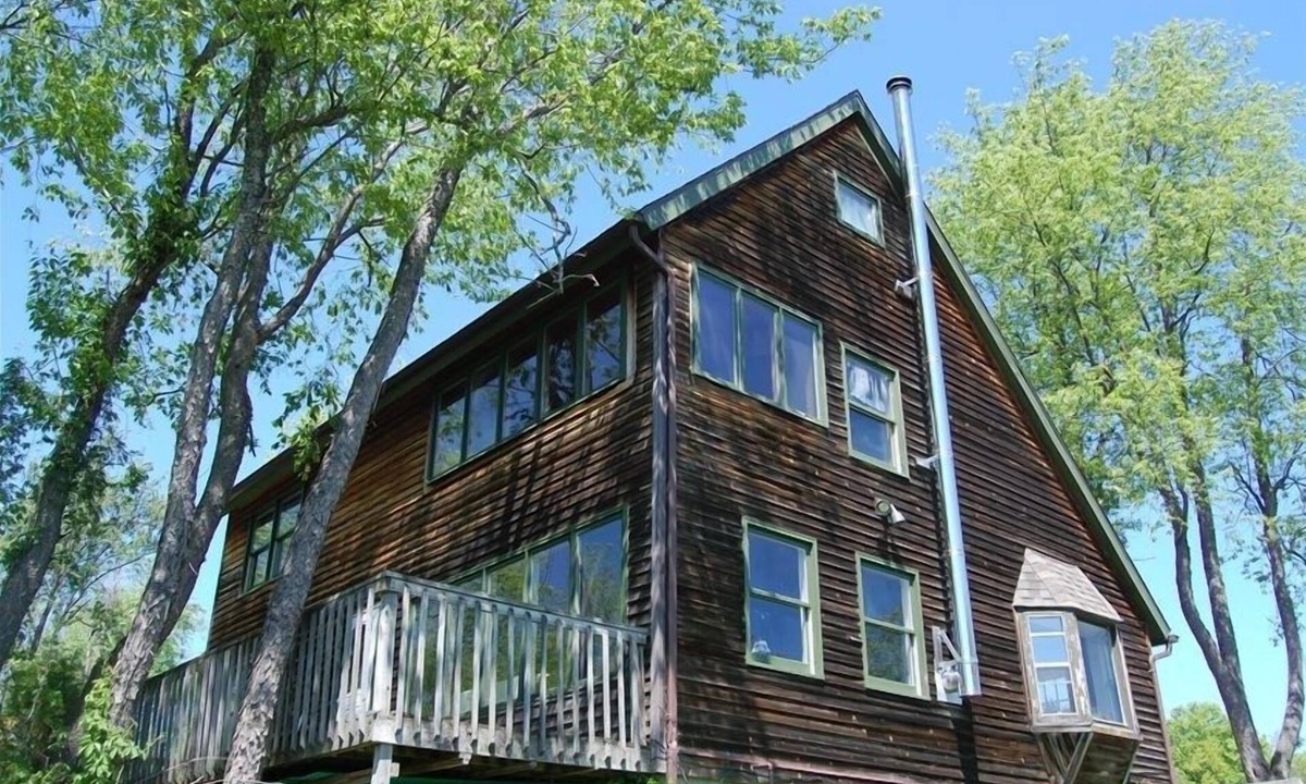 Johnsonville House | Private & Secluded; Sweeping Views Over Valley