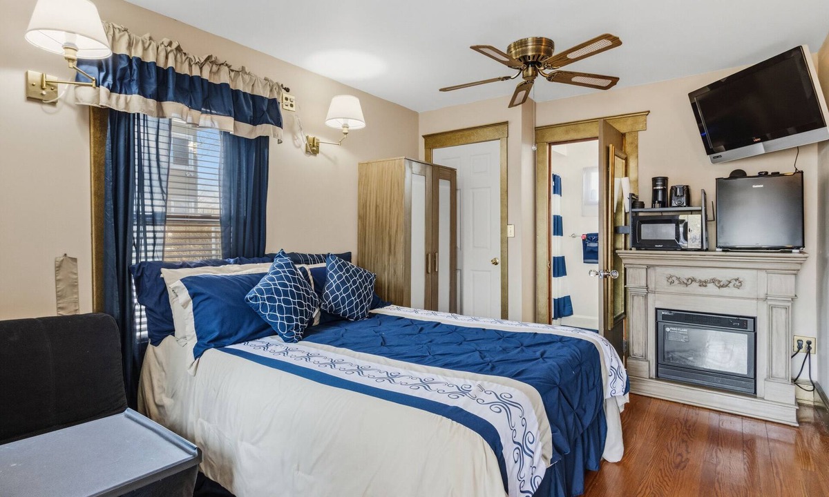 West Haven Apartment | Private Smart Suite Near Yale, Train, Beach & Tweed