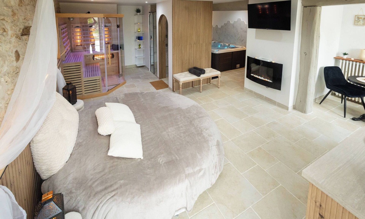 Soisy-Bouy Other | Private Spa Suite near Provins - Jacuzzi Sauna