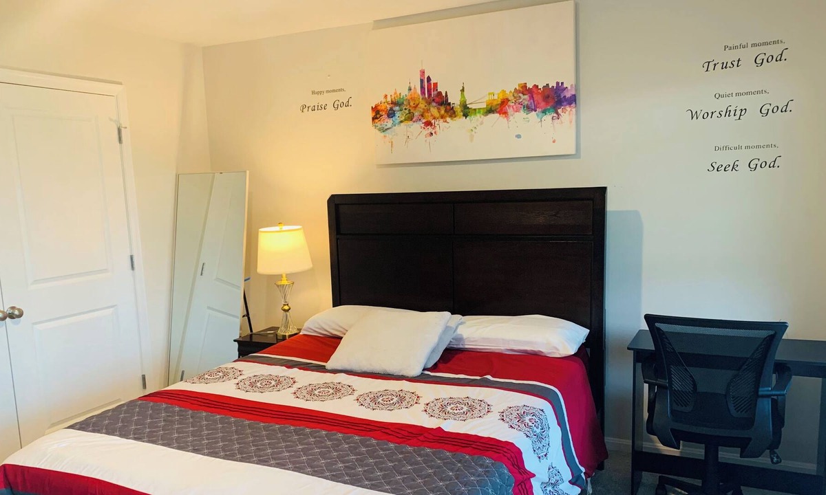 Rossville House | Private Space Cozy Town House