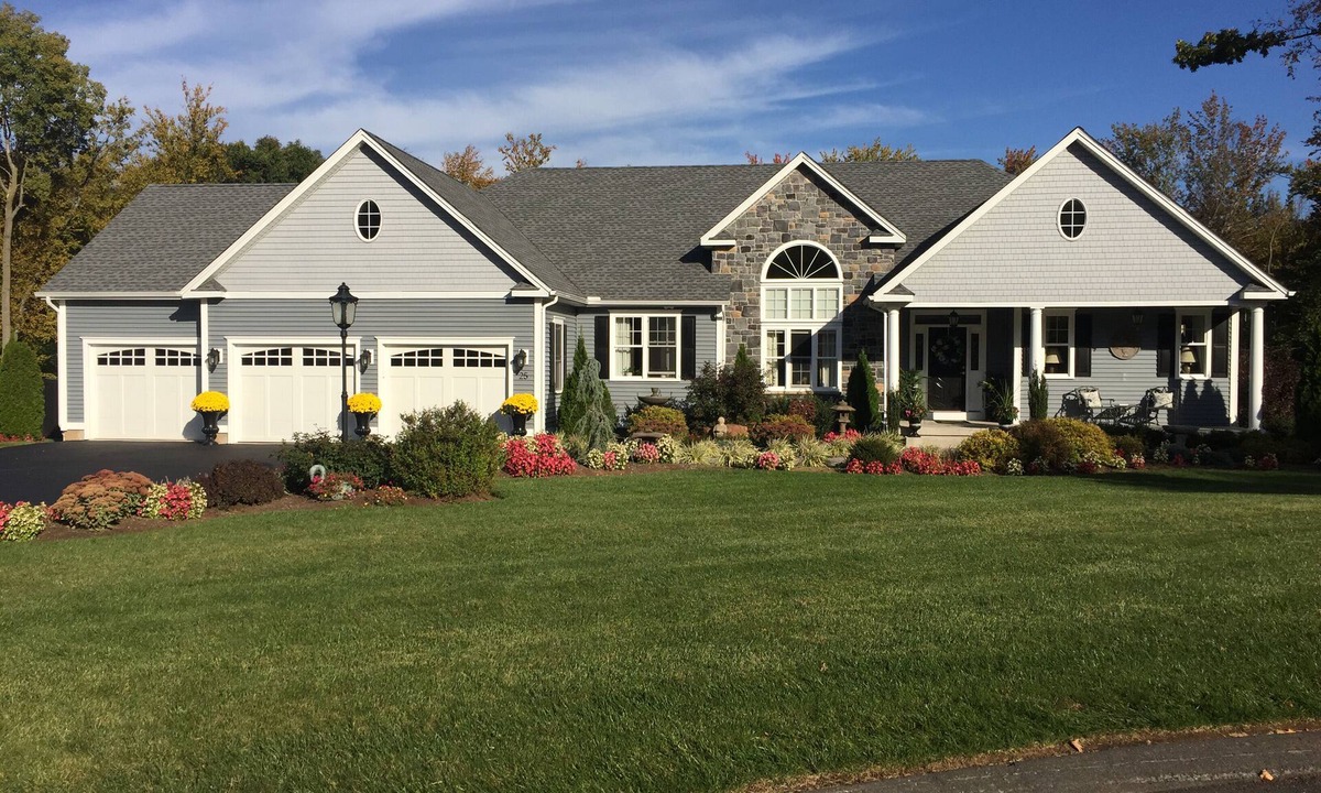 Bloomfield Bed & Breakfast | Private, spacious Guest Suite (BR, LR, Bath, Kitchenette)