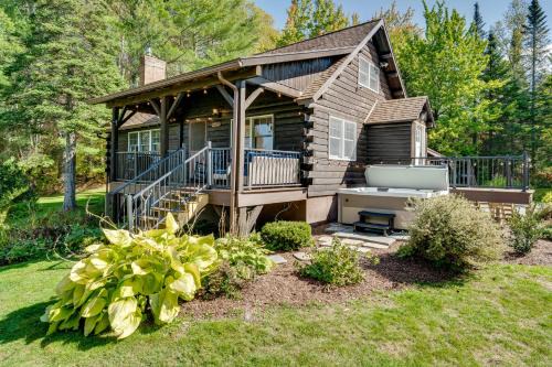 Shrewsbury House | Private Spring-Fed Pond Idyllic Shrewsbury Cabin!