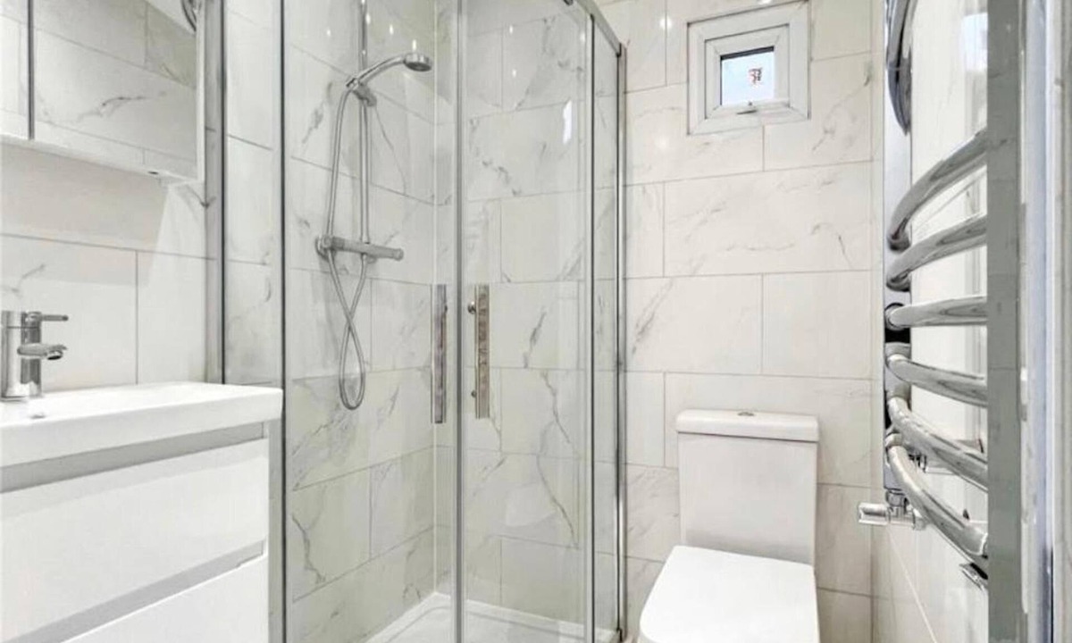 Grove Park Bed & Breakfast | Private studio Apartment/Flat in London