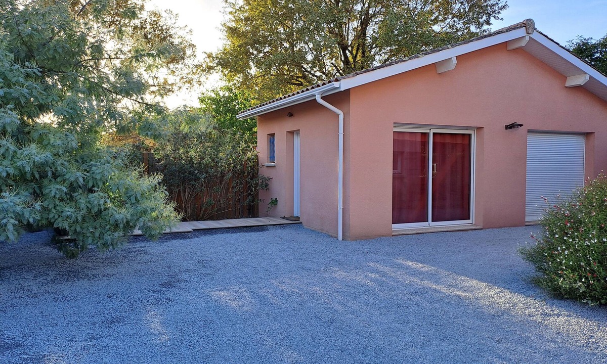 Le Barp Apartment | Private studio at the gateway to the Bay of Arcachon