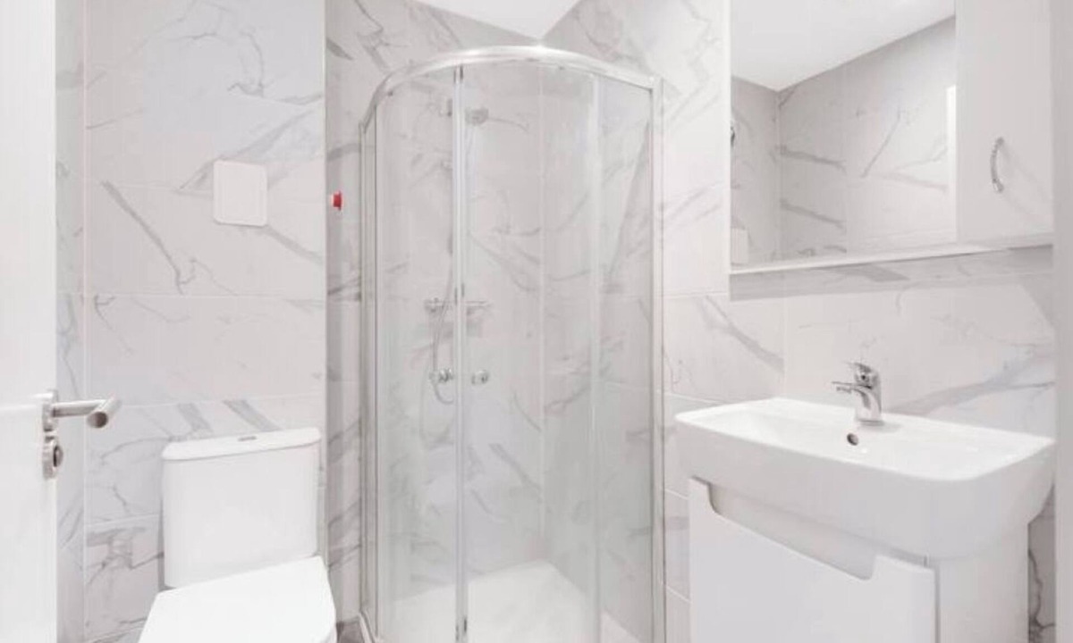 Borehamwood Apartment | Private Studio+ Free Parking New