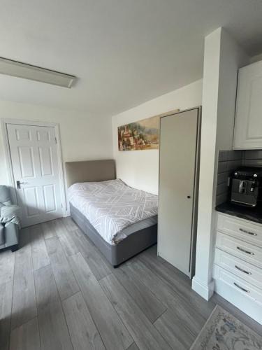 Roxeth Apartment | Private Studio Flat in Harrow