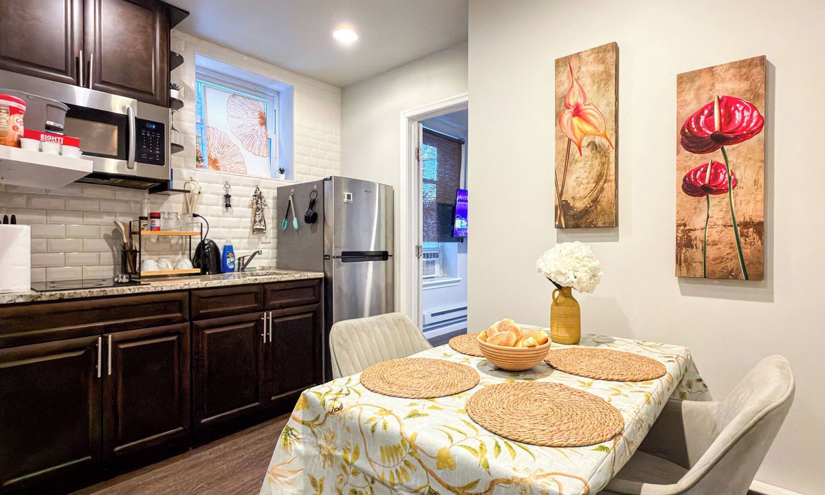 Spruce Hill Apartment | Private Studio Near Upenn & Drexel