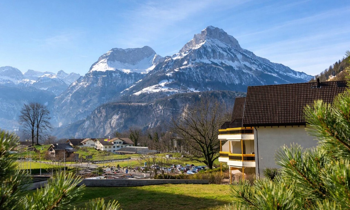 Ruetli Apartment | Private studio with alps view and wellness close at Swiss Holiday Park
