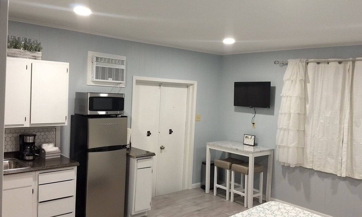 Lufkin Apartment | Private studio with designated entrance