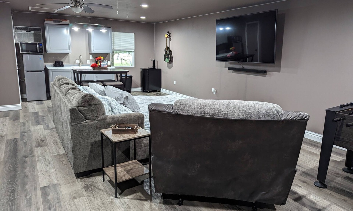Clear Lake Apartment | Private studio with office and entertainment