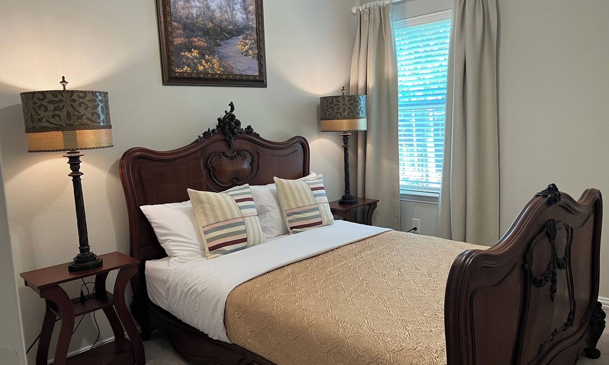 College Park House | Private Suite in North Woodlands Gated Community - Near Hospitals