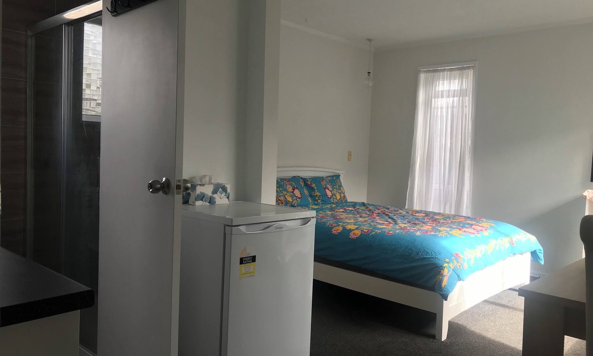 Howick Apartment | Private Suite with Private Kitchen, Bathroom & Access