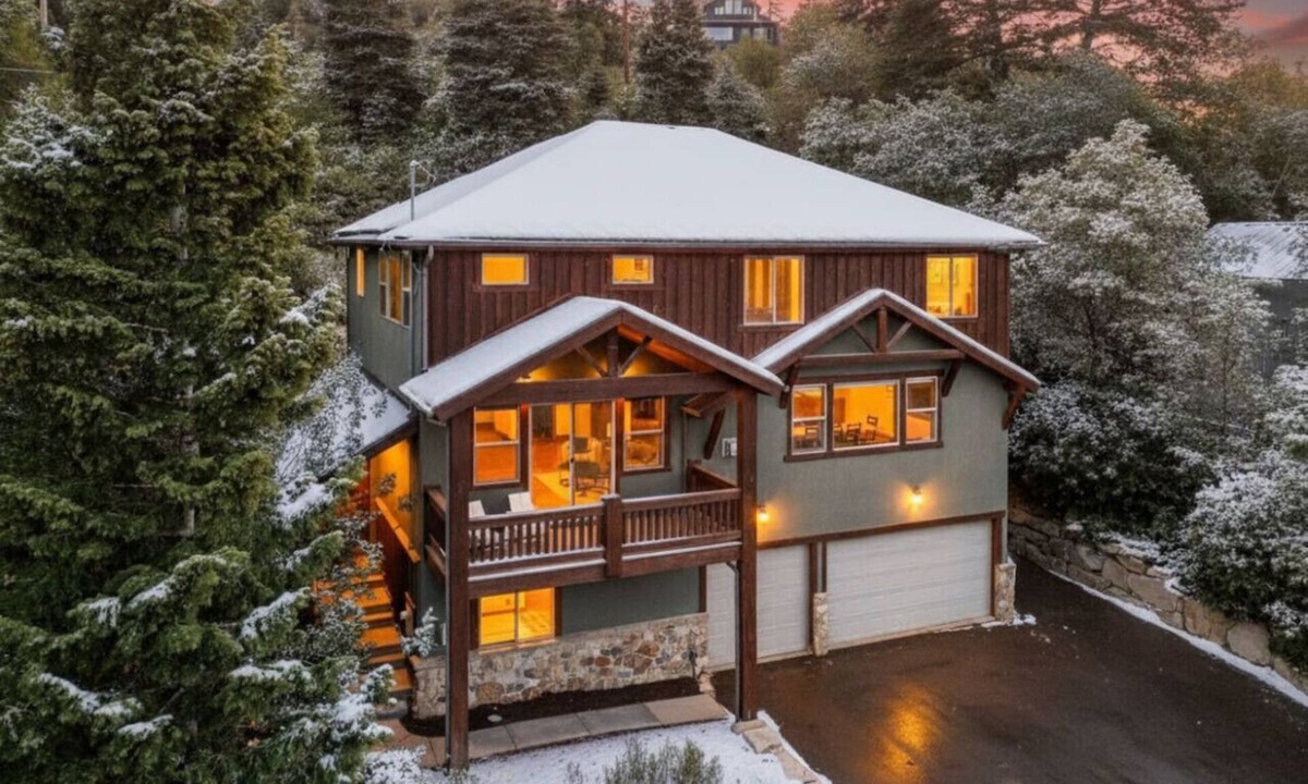 Summit Park House | Private Swim-Spa/15 Min to 3 Ski Resorts/King Beds