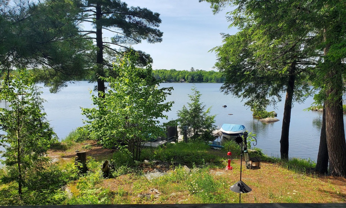 Marmora Cottage | Private Three Bedroom Cottage on Small but Beautiful Lake