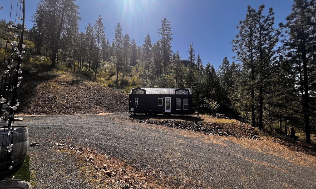 Davenport Cabin | Private Tiny Home Lake View, Hunters Welcome, Boat Parking