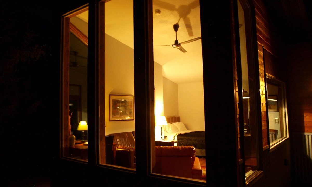 Polson Cabin | Private, upscale Cabin, "roughing it" my style.