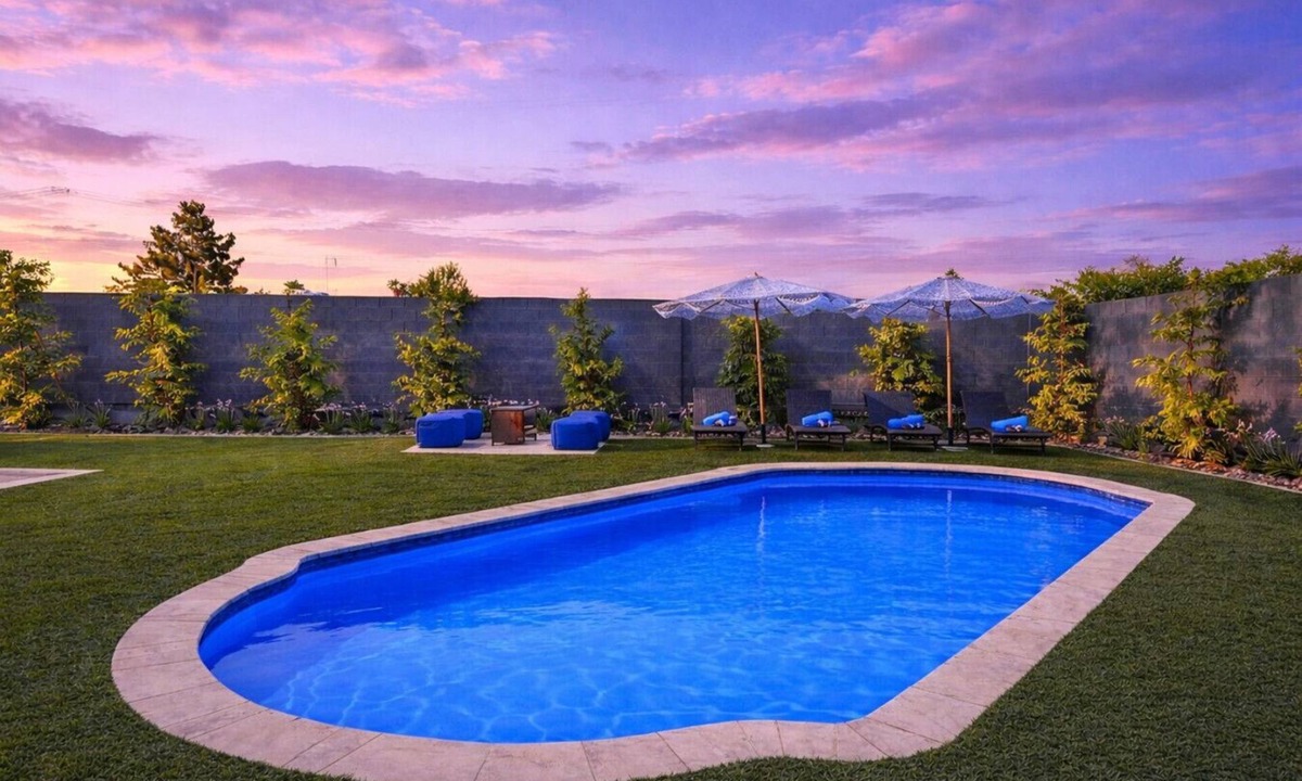 Rancho Oakey House | Private Vegas Pool Oasis | Putting Green, Game Room, 2 Miles to Strip | Sleeps 8