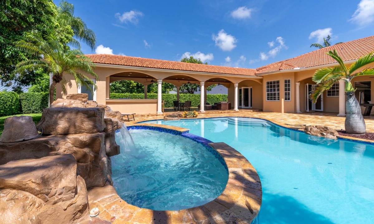 Cutler Bay Villa | Private Villa Pool & Waterfall