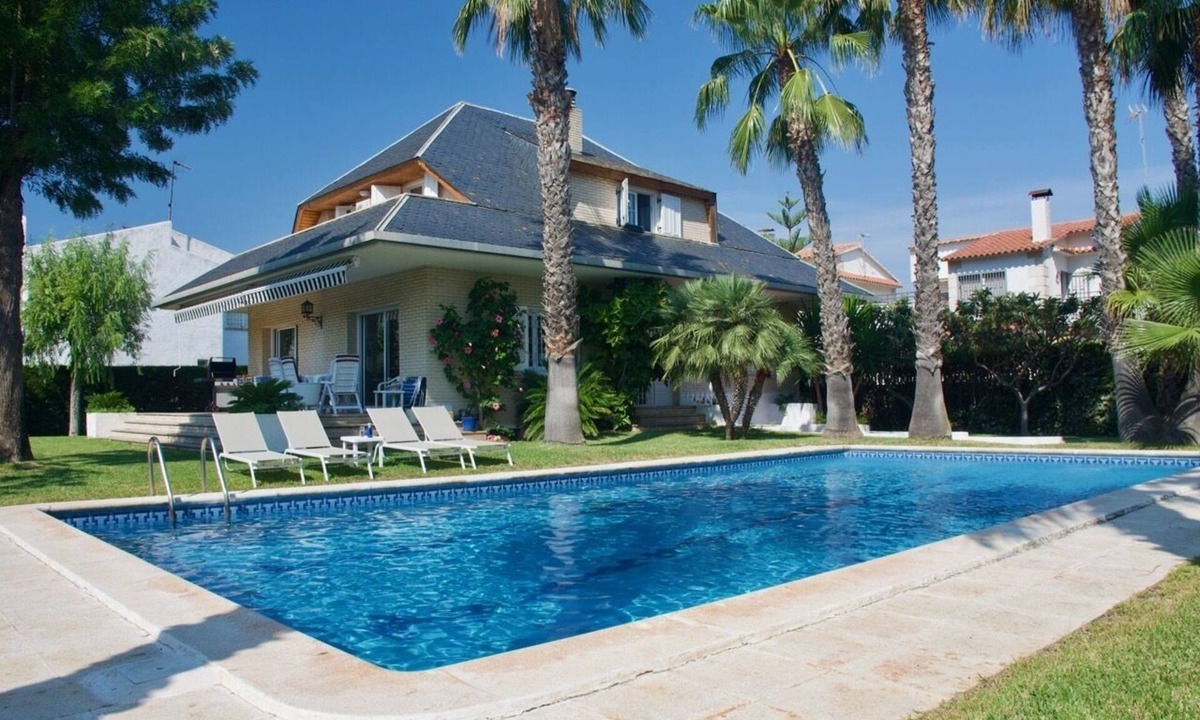 Torredembarra House | Private villa with pool 3 minutes from beach