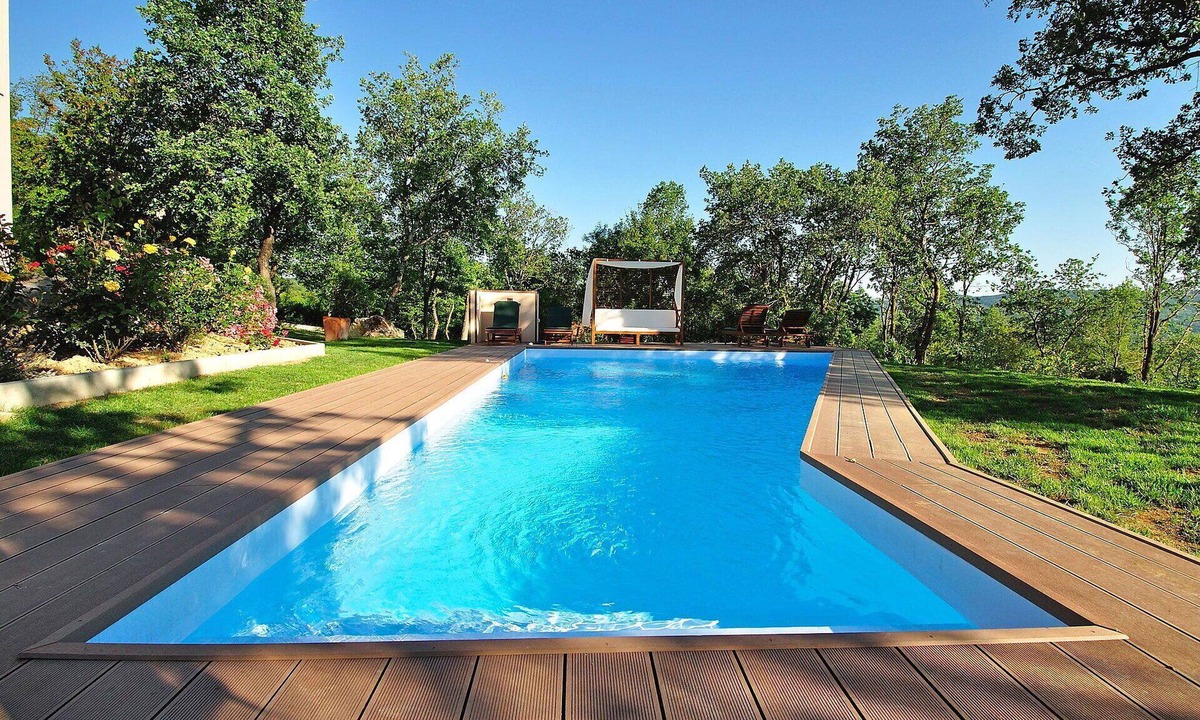 Buzet Villa | Private Villa with A/C, WIFI, private pool, hot tub, TV, terrace, pets allowed, panoramic view