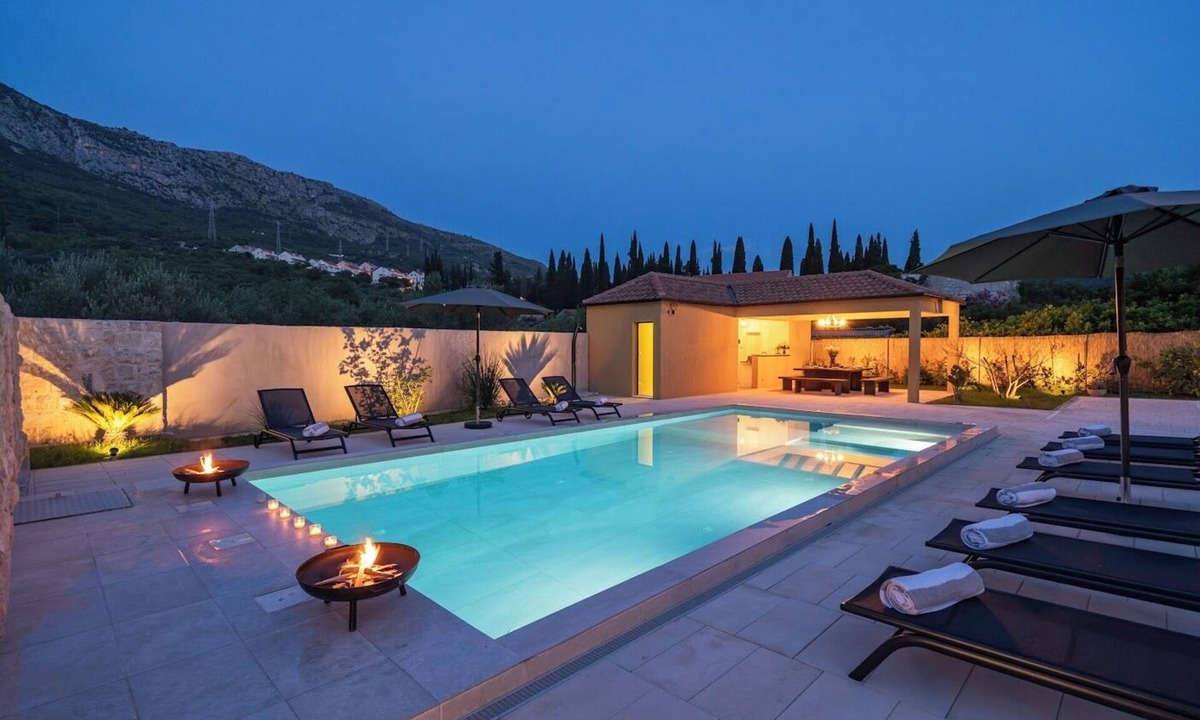 Cajkovica Villa | Private Villa with swimming pool in quiet area next to Dubrovnik.