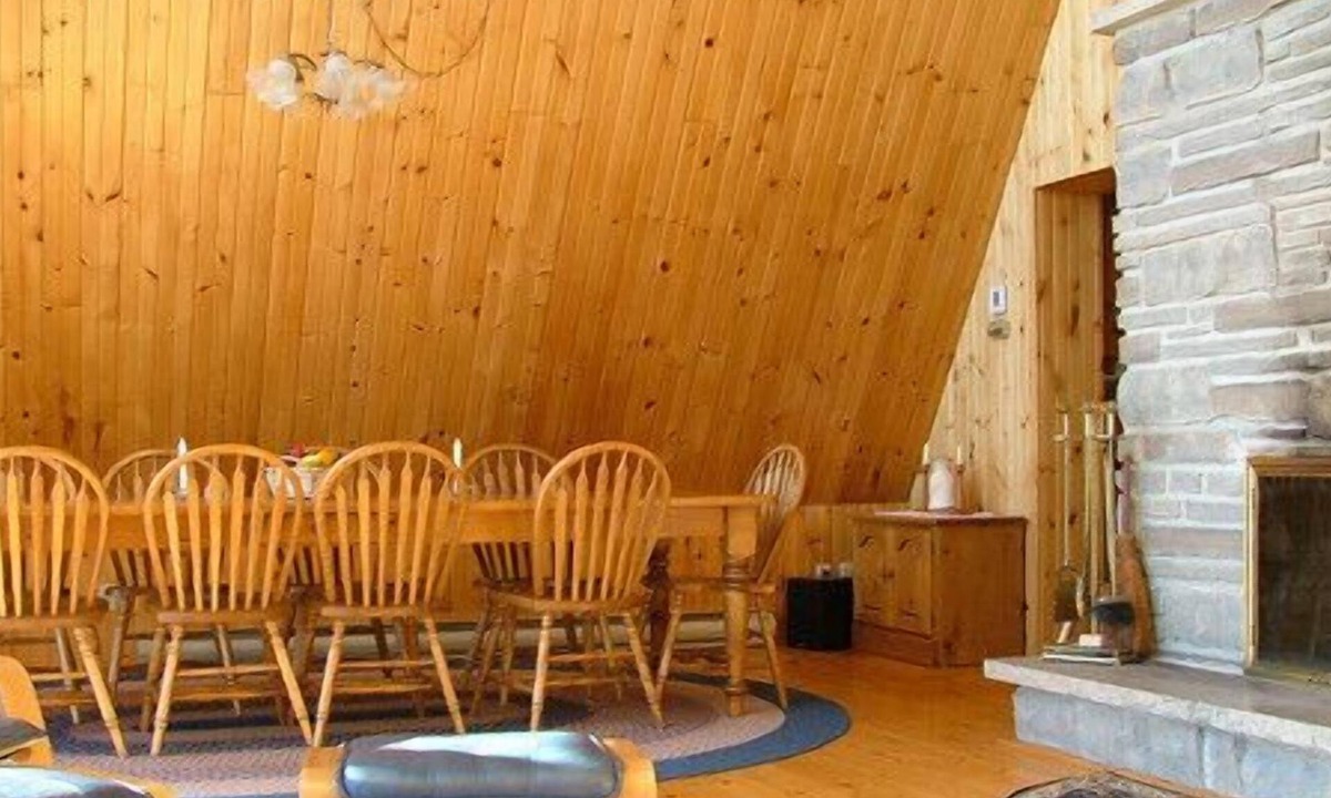 Big Bay House | Private waterfront home with fire pit on shore . perfect for family gatherings