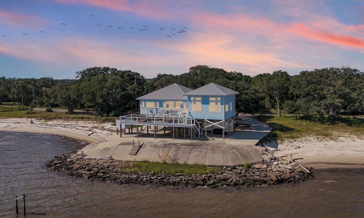 Ocean Springs House | Private Waterfront Beach House with Fire-pit