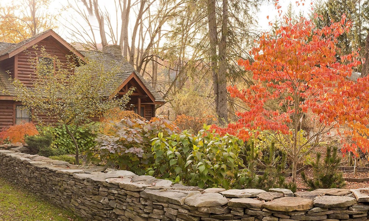 Narrowsburg House | Private Waterfront Log Home on the Delaware River - Upstate Catskills