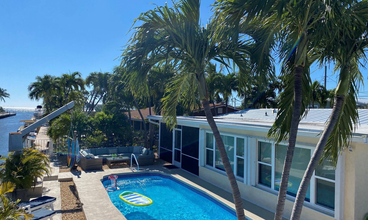 Marathon House | Private Waterfront Single Family Home,Heated Pool,Dock,Ocean Views,Kayaks, WOW