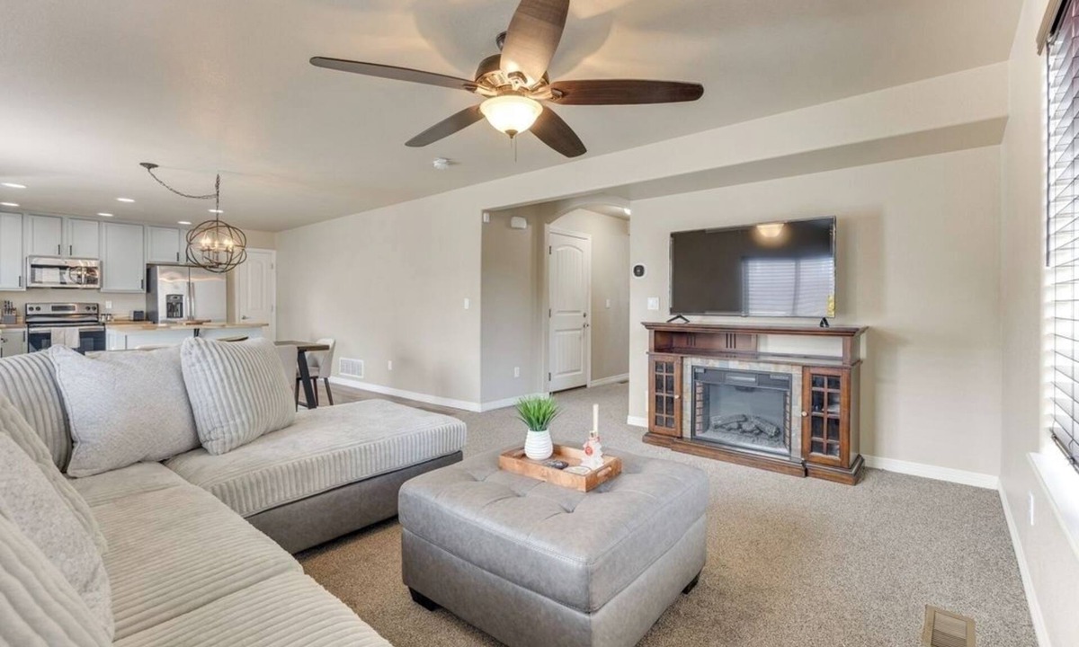 Colorado Springs House | Private Yard BBQ Patio Sleeps 8 4BR