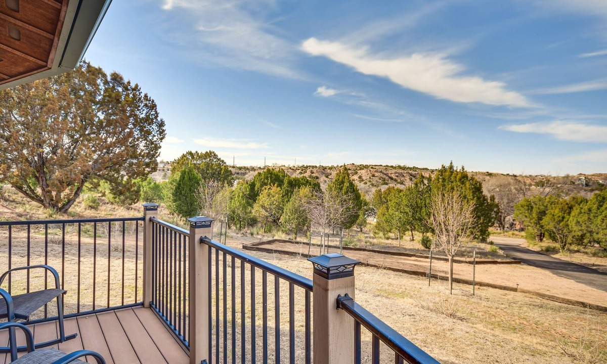Palisades House | Private Yard & Fishing Dock: ‘Canyon Rim Retreat’