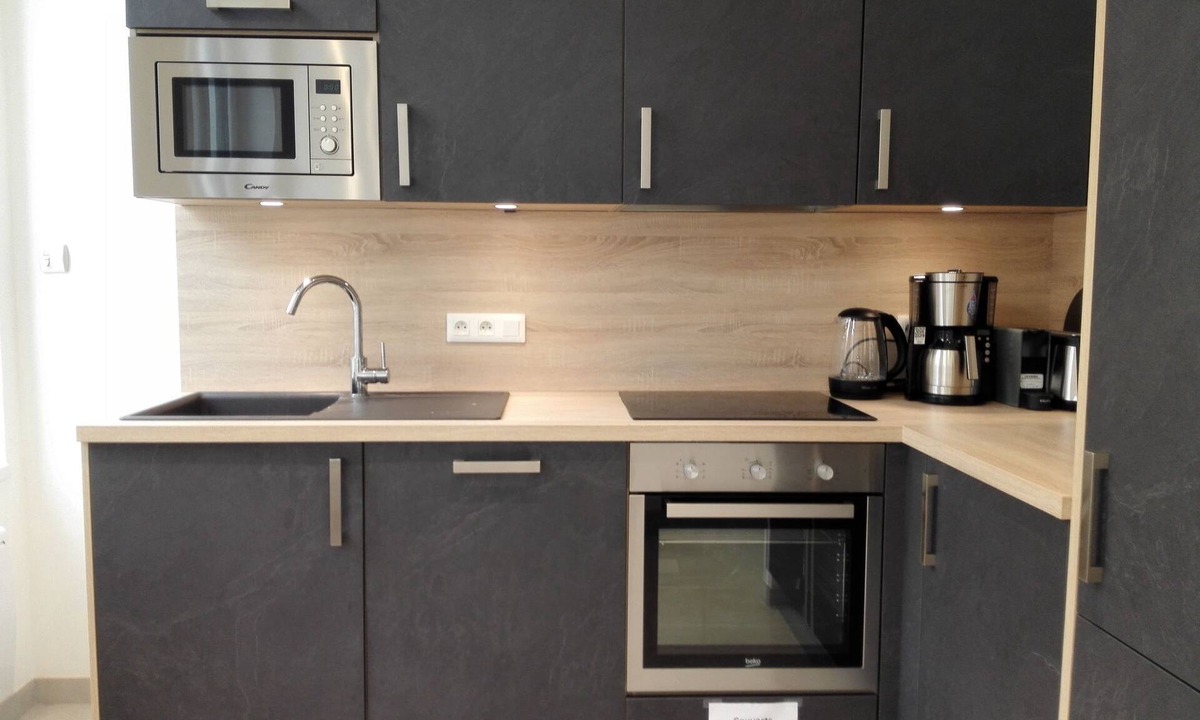 Saint-Quentin Apartment | Privathof Barbecue Stadtzentrum Voltaire by Interhome
