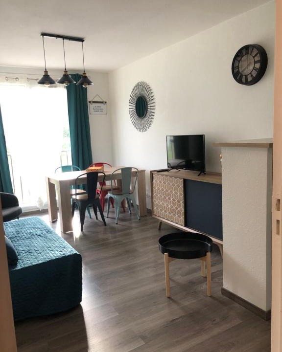 Equemauville Apartment | Proche Honfleur gite avec piscine