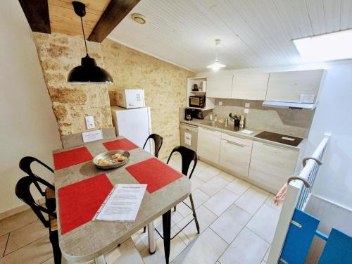 Saint-Laurent-sur-Sevre House | Proche Puy du Fou - Petite maison tendance loft