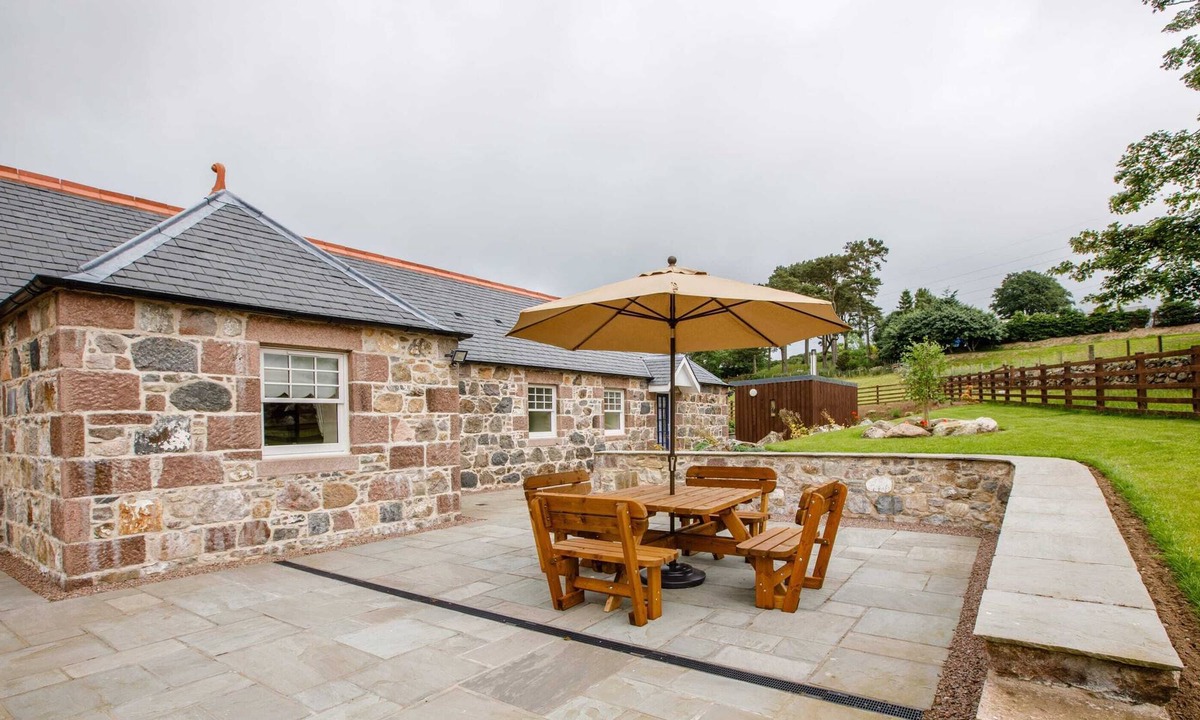 Westhill House | Proctor's Cottage Sum