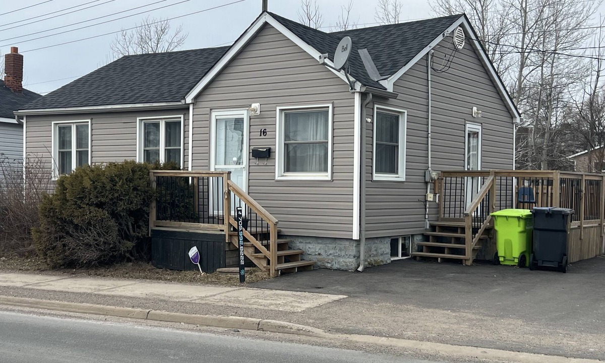 Sault Ste. Marie House | Professional Bungalow