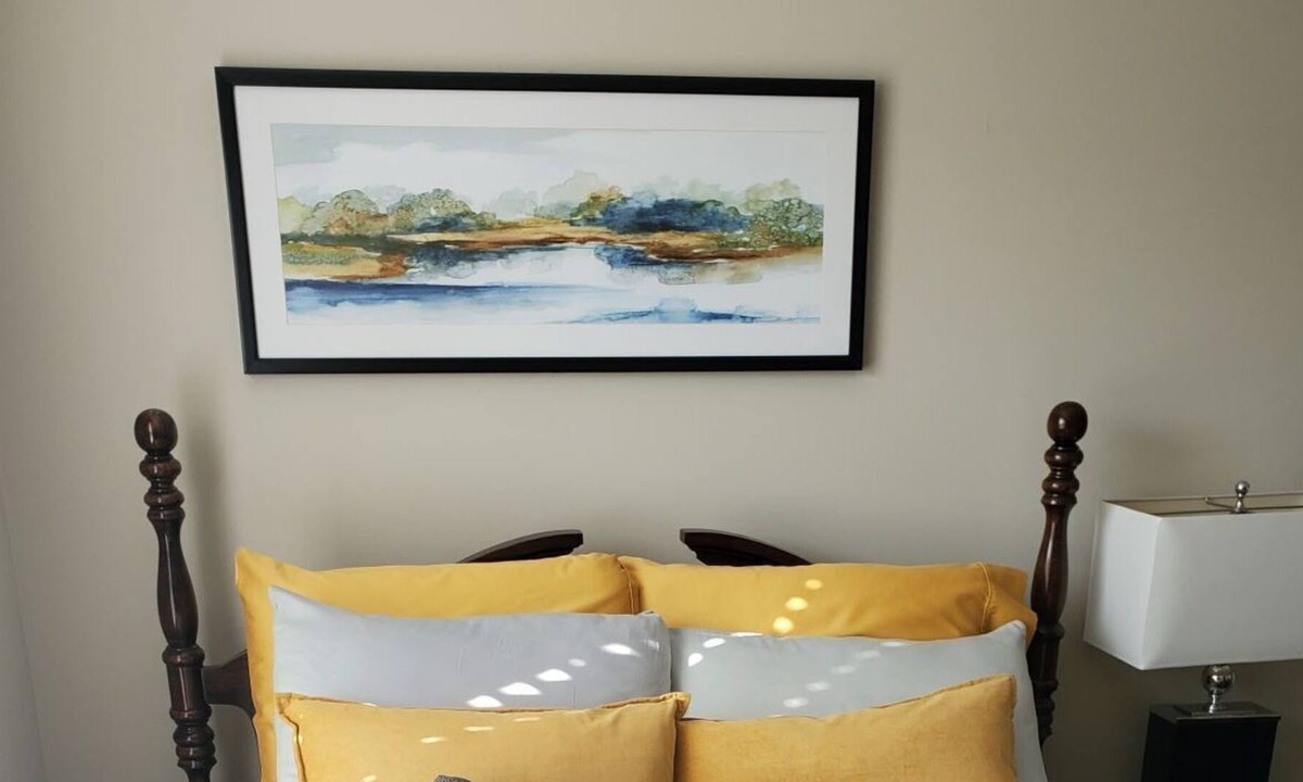 Acton Apartment | Professional, Upscale, Classy, Shared, Suburbia Lifestyle