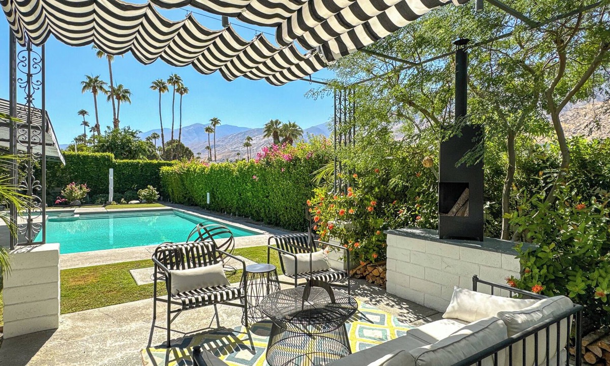 Canyon Corridor House | Professionally-Decorated Mid-Century Modern South Palm Springs Home