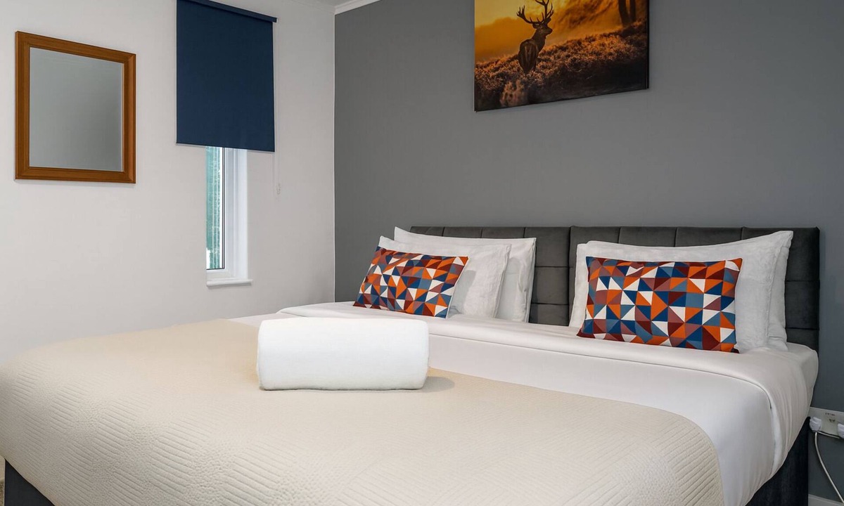 Central Milton Keynes Apartment | Professionals & Contractors Welcome 2 BR Central MK Free Parking