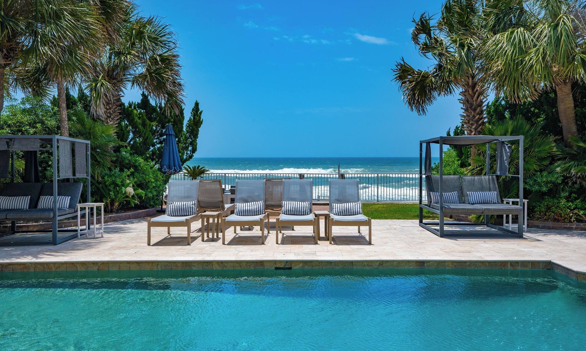 Seaspray House | Promenade by AvantStay | Beach Front Mansion w/Breathtaking Views & Pool!