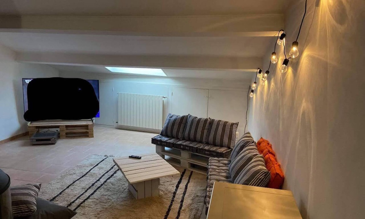 Lagamas House | PROMO Character house with swimming pool, in the heart of a typical southern village