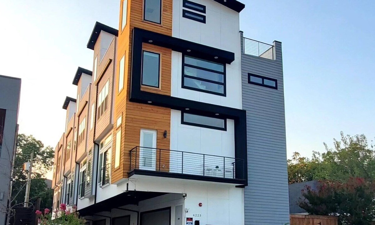 Old East Dallas House | PROMO10% MONTHLY DISC! 5 HOMES Perfect for Large Groups-Sleeps up to 41 Guests!