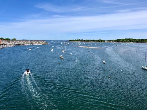 Beverly Apartment | Properties by Menjivar