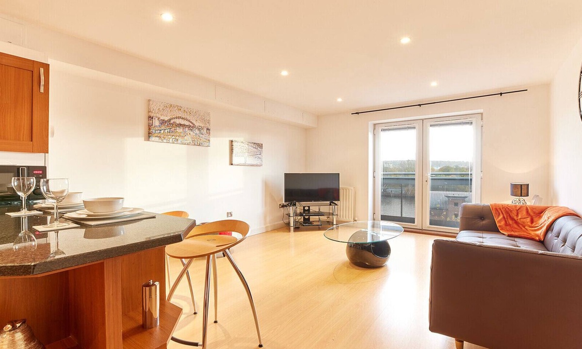 Newcastle-upon-Tyne Apartment | Properties Unique | The Peak