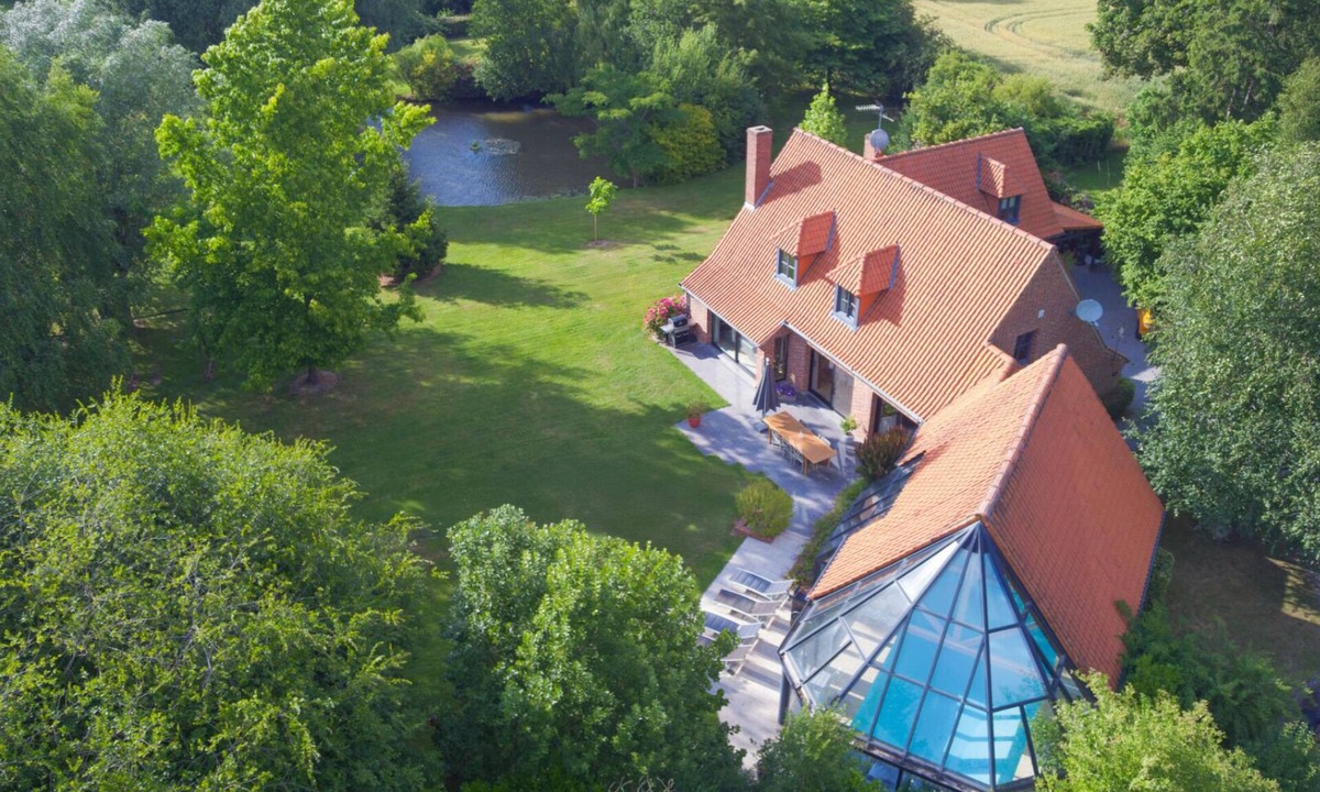 Marcq-en-Baroeul House | Propriété de Charme Tout Confort Avec Piscine Intérieure; Jacuzzi
