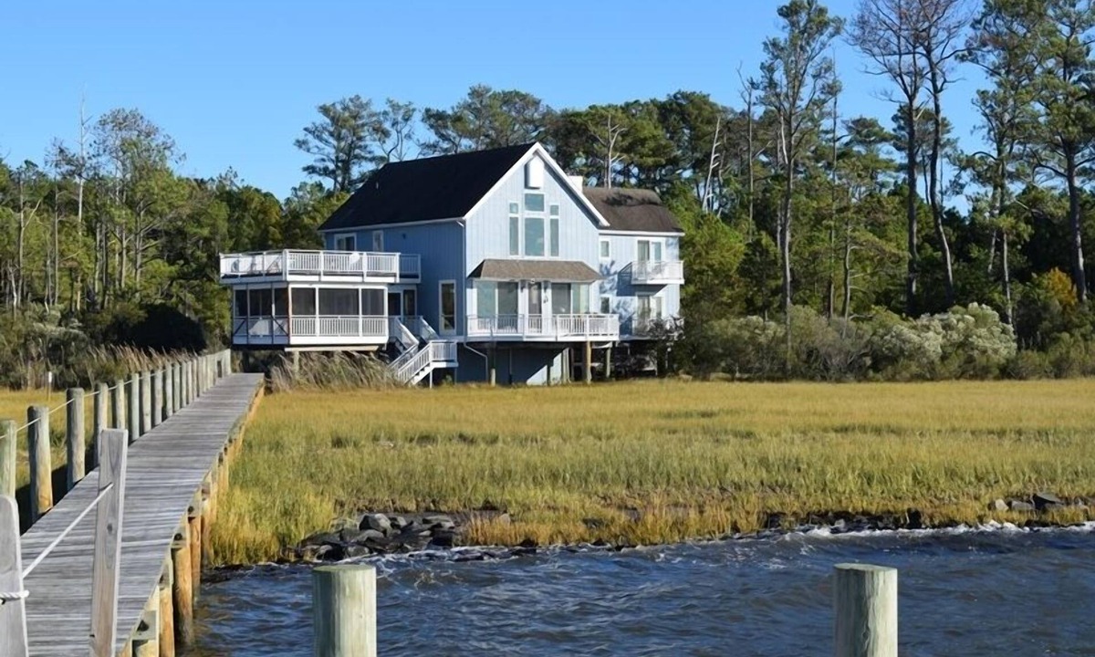Chincoteague House | Prospect Point- 4BR Waterfront | Screened Porch | Private Pier