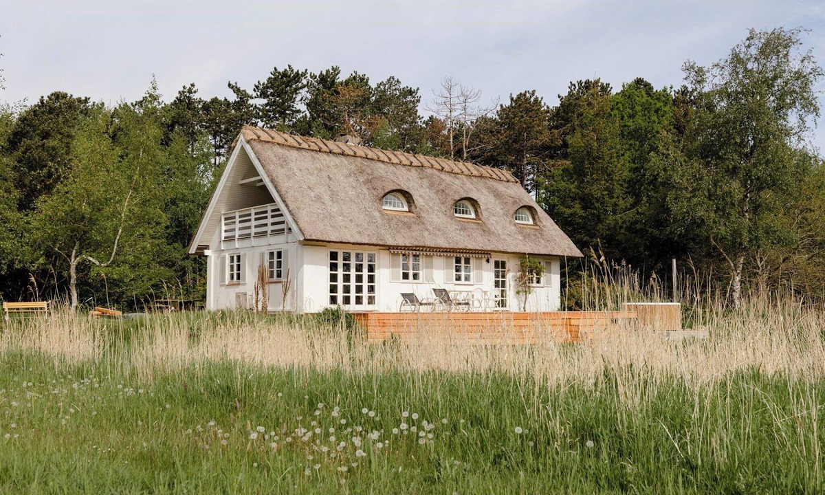 Grlev House | Protected nature at thatched gem