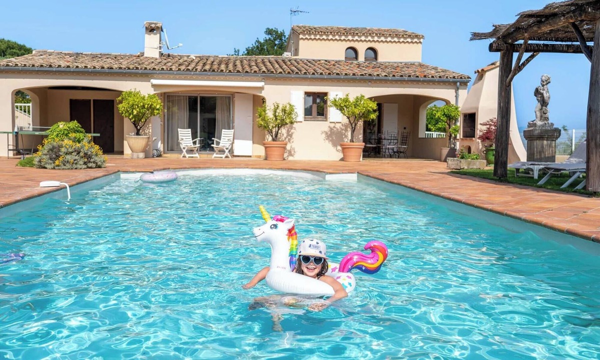 Aubenas Villa | Provencal villa with heated private pool